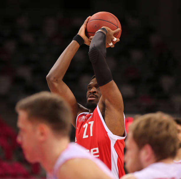 并重申全体 并重申全体