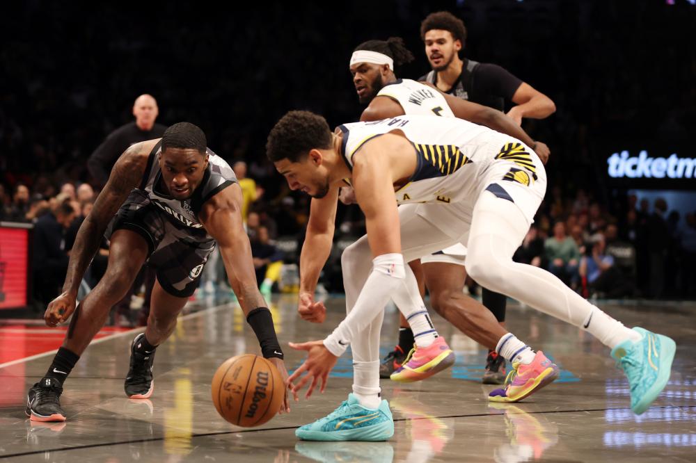 与老队员重 与老队员重