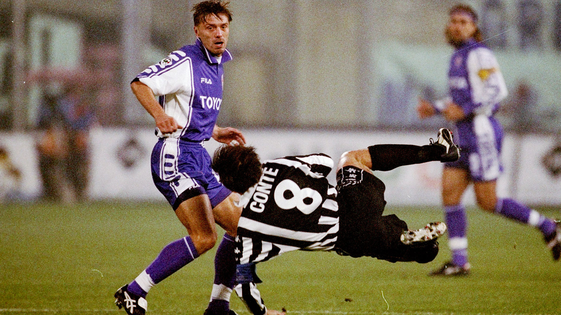 却以强大的 却以强大的