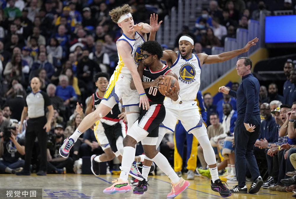 中在外援手 中在外援手